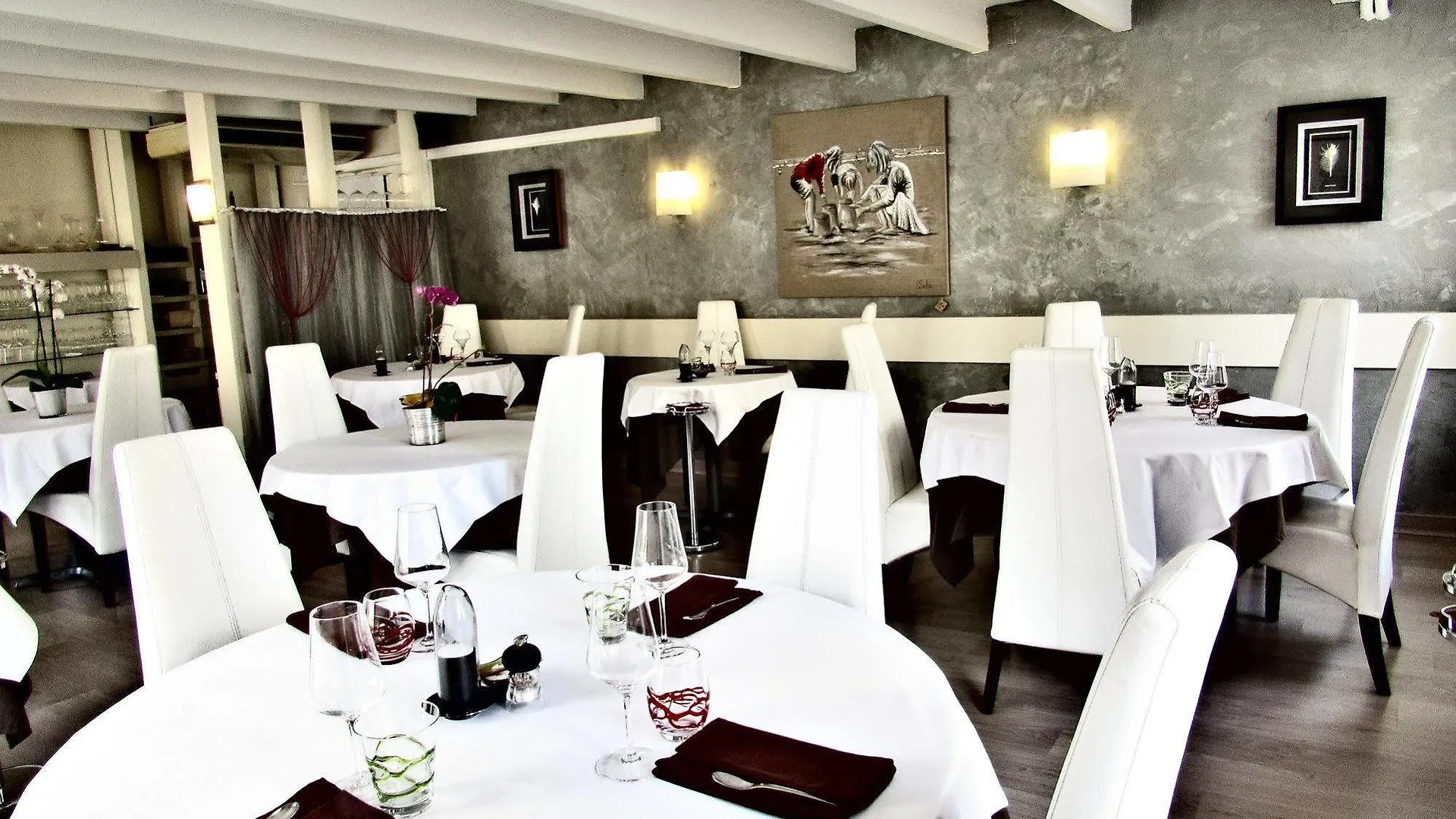 Hotel Restaurant De La Marne Paimpol