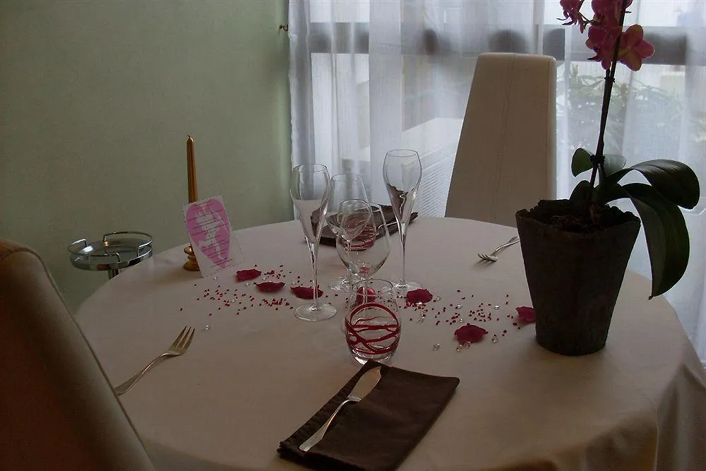 Hotel Restaurant De La Marne Paimpol